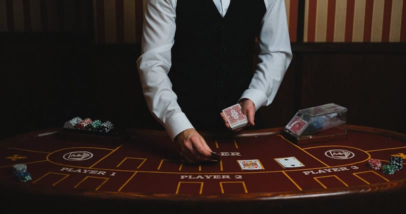 Poker » Regeln, Tricks und Hände zum online spielen!